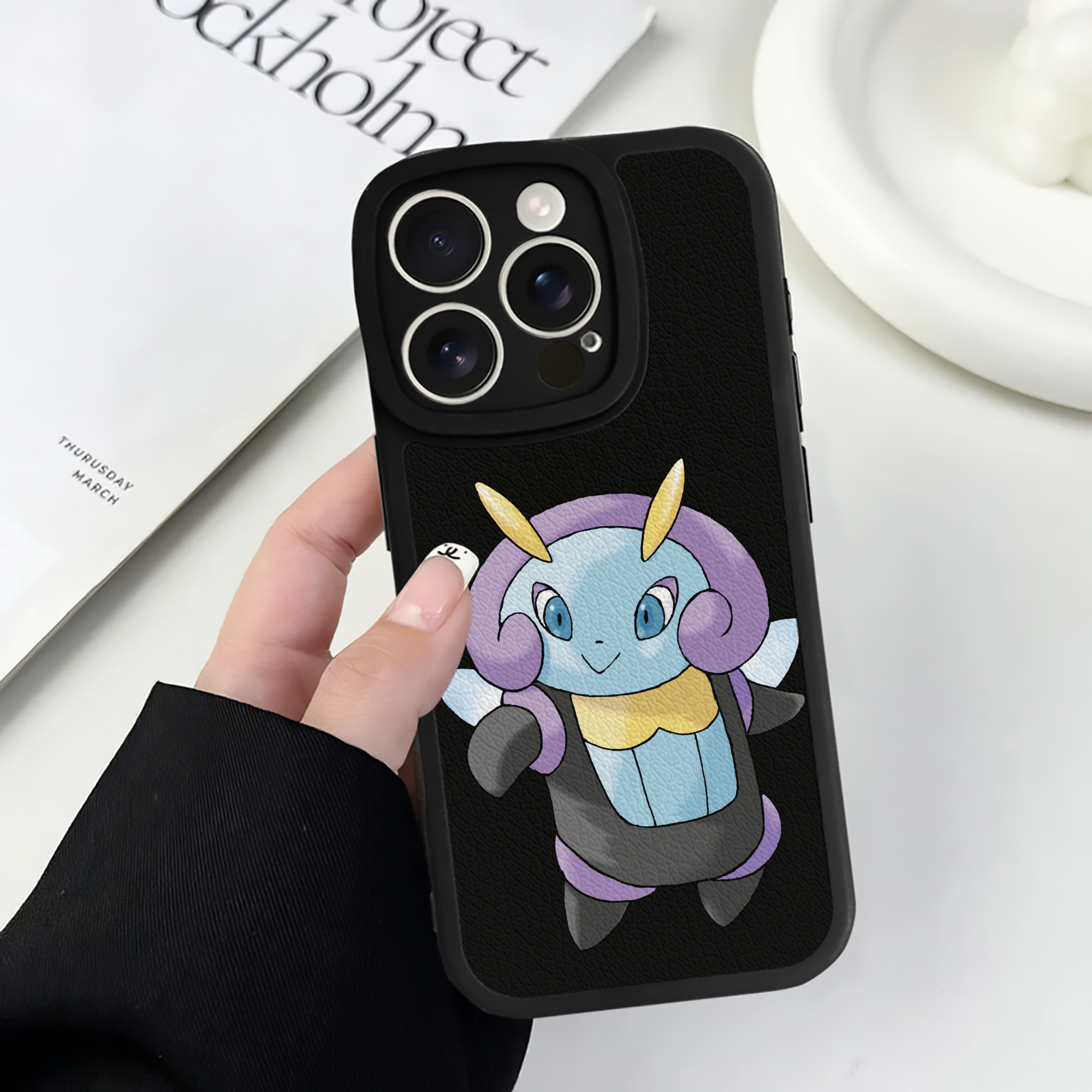 （画像用） ポケットモンスター Pokémon 【iPhone 16シリーズ対応】シリコンスマホケース（レザー調） 材質：シリコン